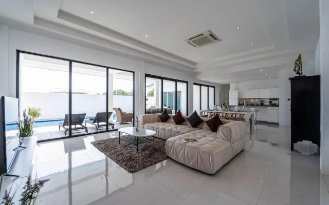 Modern Large 2 Bedroom Pool Villa - PV2