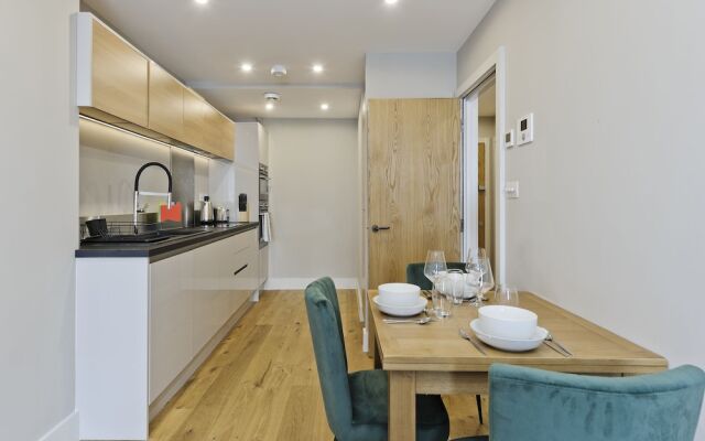 Immaculate new Apartment in Chelsea by Underthedoormat