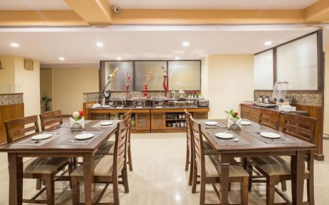 Hotel City Square by KeyMagics