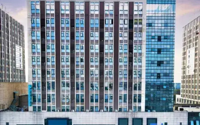 HanTing Hotel (Zhenjiang Dagang Hudie City Plaza)