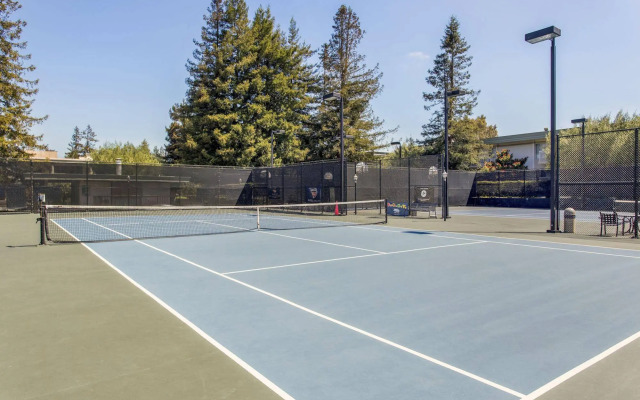 Oakwood At Eaves Mountain View