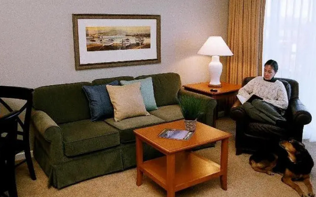 Rivertide Suites Hotel