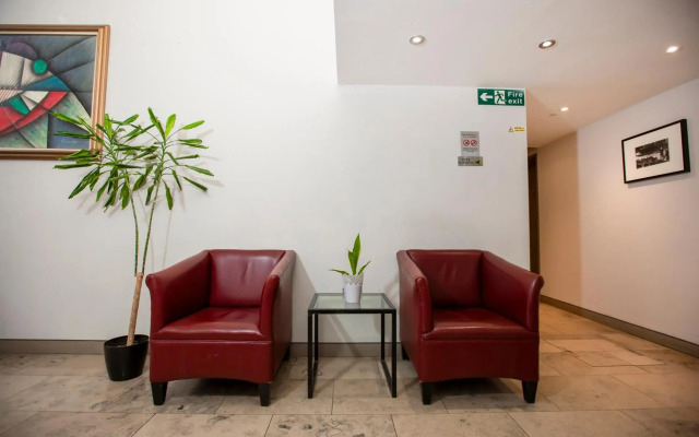 Arch hotel