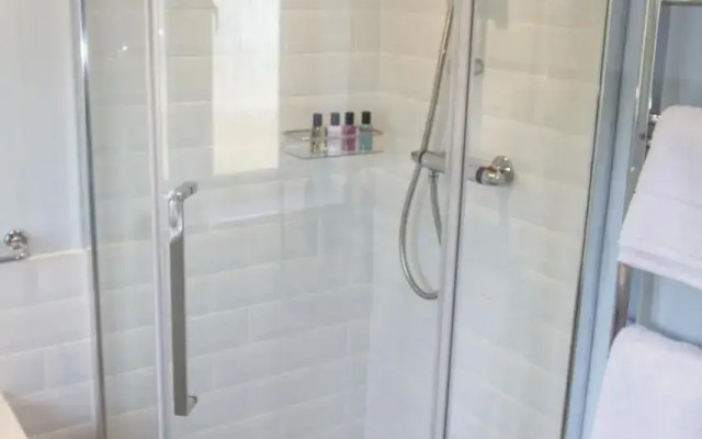 Shaftesbury Modern Annexe
