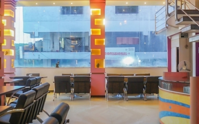 Hotel Golden Rock by OYO Rooms