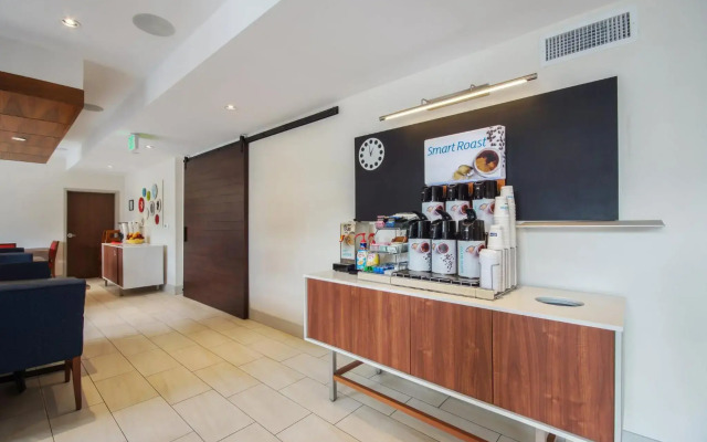 Holiday Inn Express Mira Mesa-San Diego by IHG