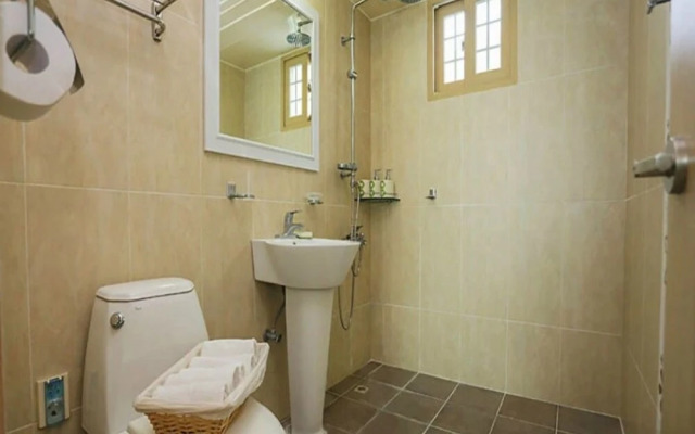 Namhae Zen House Pension