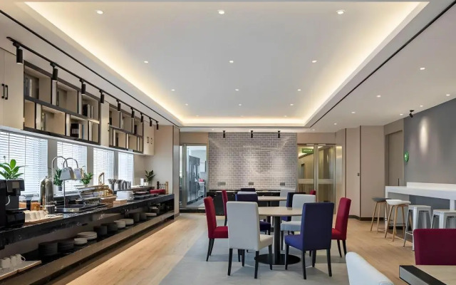 Campanile Hotel Wuhan Zhongnan Road Metro Station