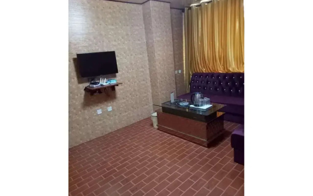 Huayun Business Hotel