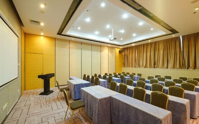 Home Inn (Jiangyin Middle Chengjiang Road)