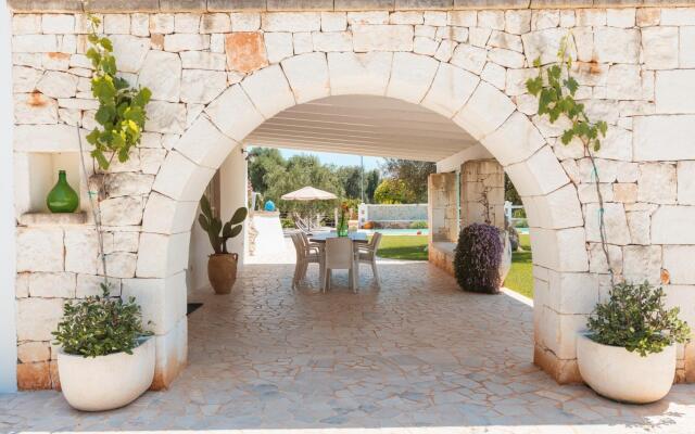 Fantastic Trulli Olea With Pool Garden