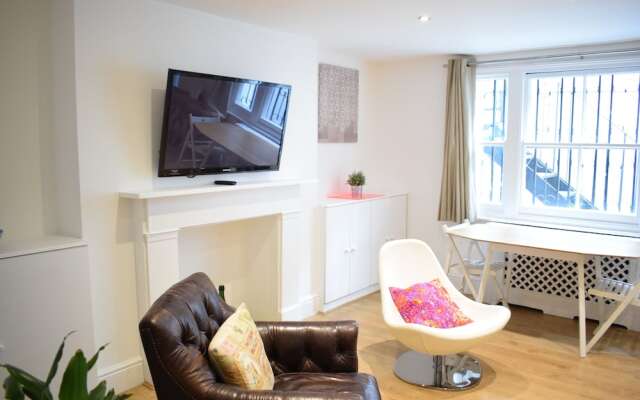 Stylish 2 Bedroom Apartment With Terrace