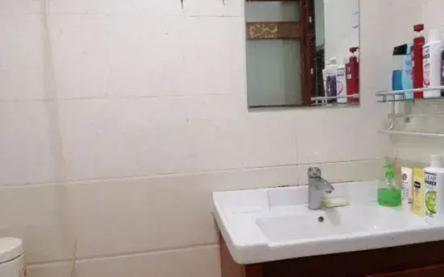 Cangzhou Global B & B