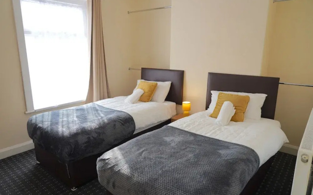 Peaceful Cosy 2 bed House in Manchester