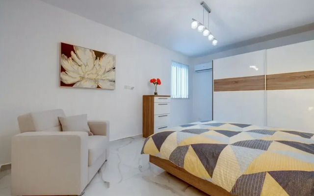 Splendid 2BR Apartment in Central St Julian s