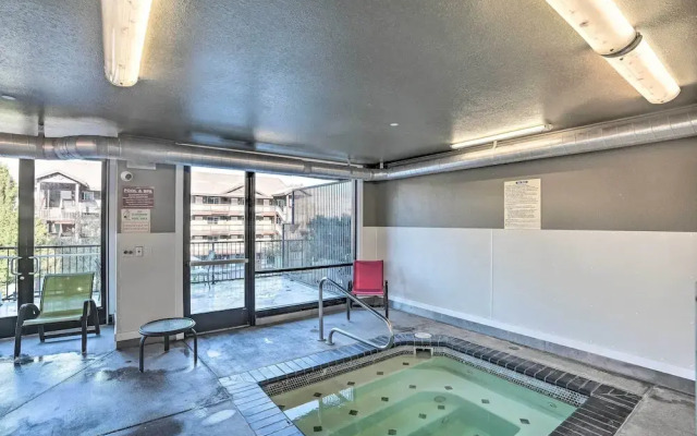 Resort-style Condo w/ Lake Chelan & Mtn Views