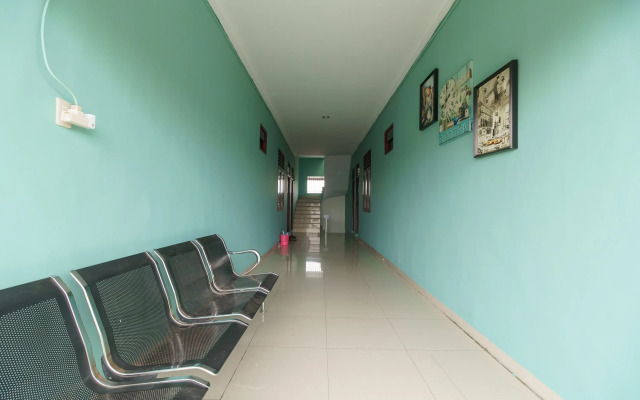 RedDoorz Syariah near UISU Medan