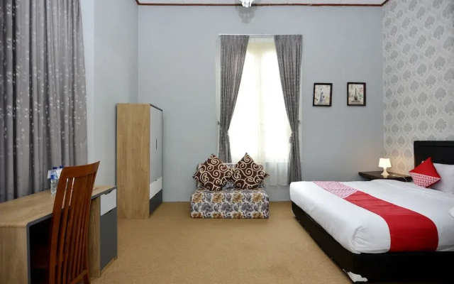 Golden Inn 2 by OYO Rooms