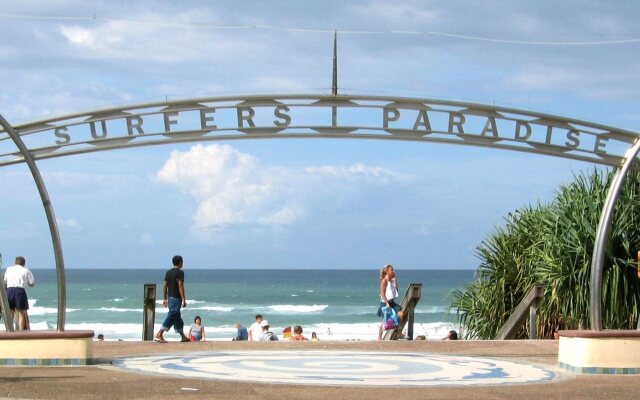 Surfers Beachside Holiday Apartments