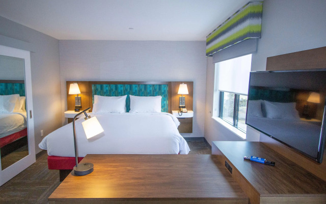 Hampton Inn & Suites North Attleboro