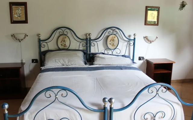 Vibrant Holiday Home in Matino With Swimming Pool