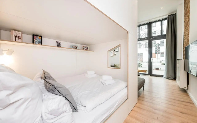 Stylish New Cube Loft II by Berlin-Wall-Apartments