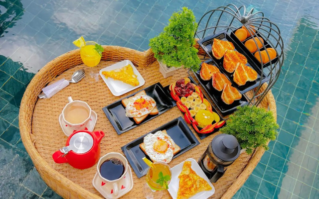 Vee Resort -The Suites of Royals