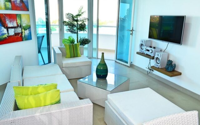 Torres del Lago Apartments