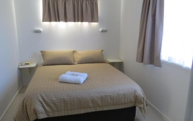 Beachfront Hallidays Point – Guest Rooms – Red Head
