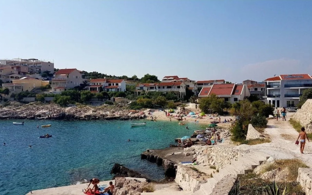Rosita - 50 m From sea - H