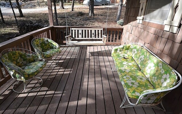 Aztex Retreat - Three Bedroom Cabin