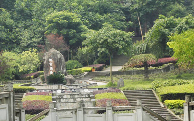 Mount Emei Xianhelou Hotel