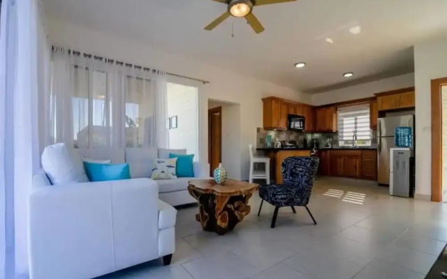 Professionally Decorated Open Concept Villa