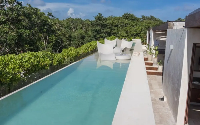 Bajo Cielo 107 By Lockey