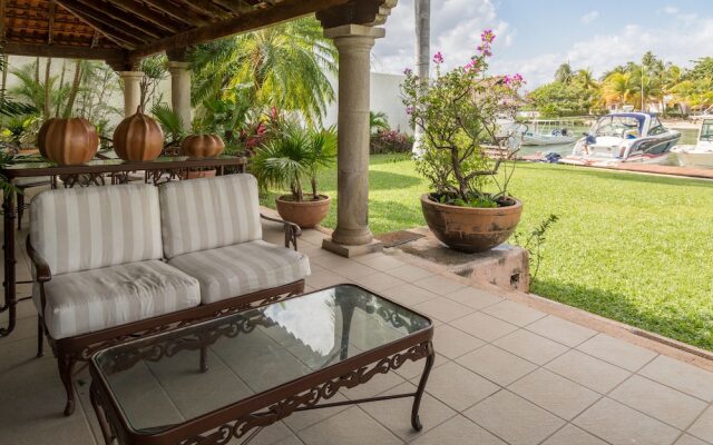 CASA REAL: Increíble casa sobre la laguna