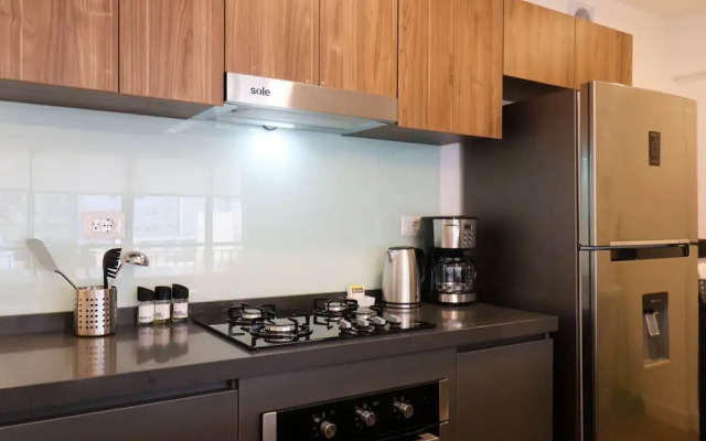 w Phenomenal 2BR With Balcony in San Isidro