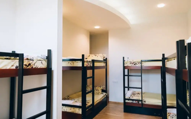 Hostel-Home