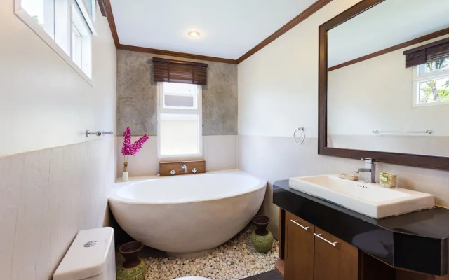 Thai Balinese 3BR Pool Villa Alex Rawai