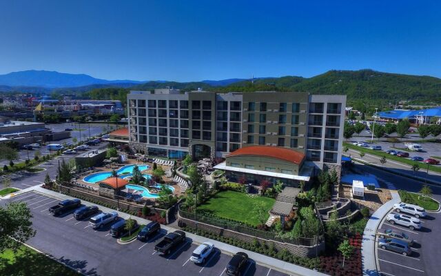Courtyard Pigeon Forge