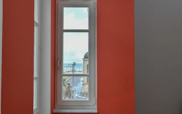 Authentic New Apt Near The Beach Allenby