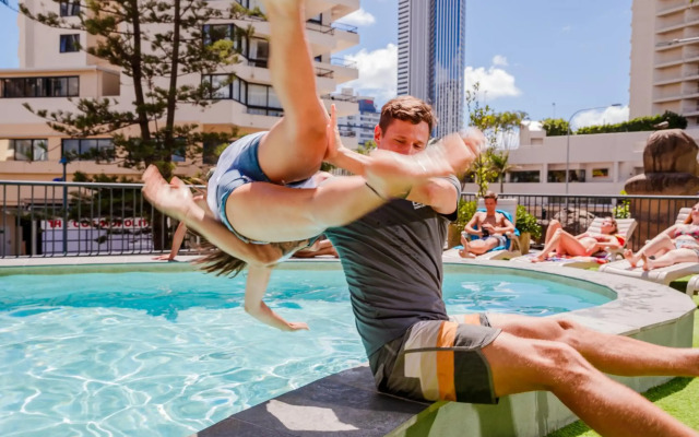 BUNK Surfers Paradise - International Backpacker Hostel