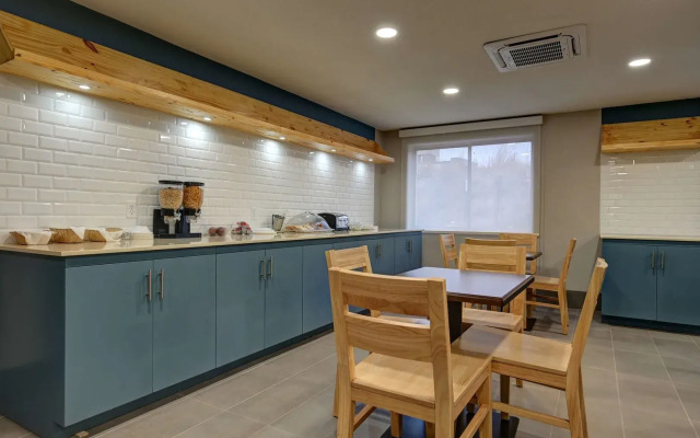 Country Inn & Suites by Radisson, Pierre, SD
