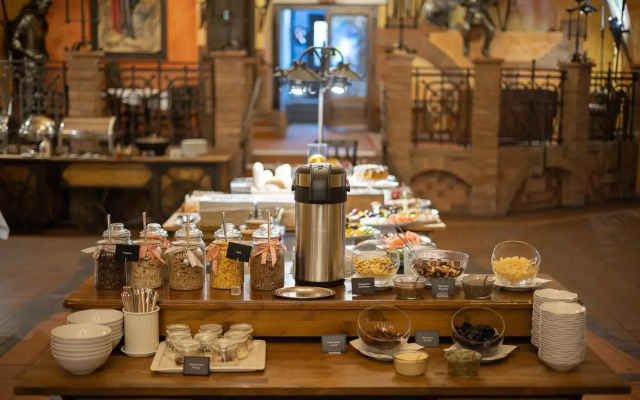 Pytloun Old Armoury Hotel Prague