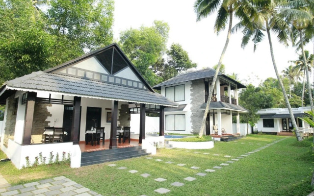 Mayas Beach House - Boutique Serviced Villa