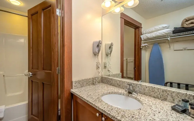 Suites at Silver Tree A124