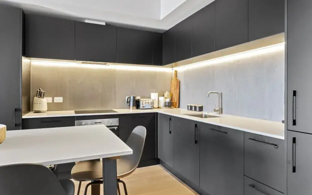 Urban style apt fantastic city views