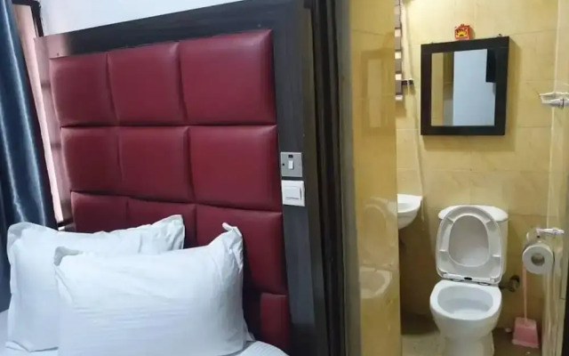 4th Apartment and Suites