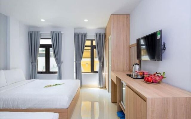 Luna House Danang