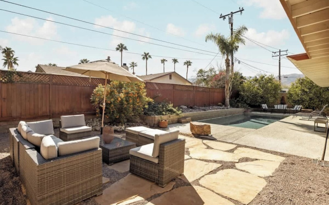 Zen Palm Desert Bungalow