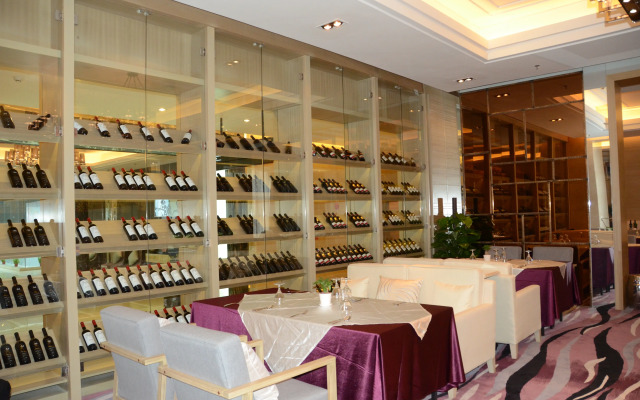Guangzhou Pearl River International Hotel （Yijing Lu Metro Station）